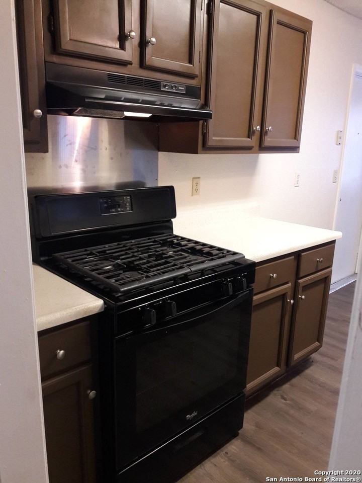 5809 Liberty Bell St - Photo 5 of 16