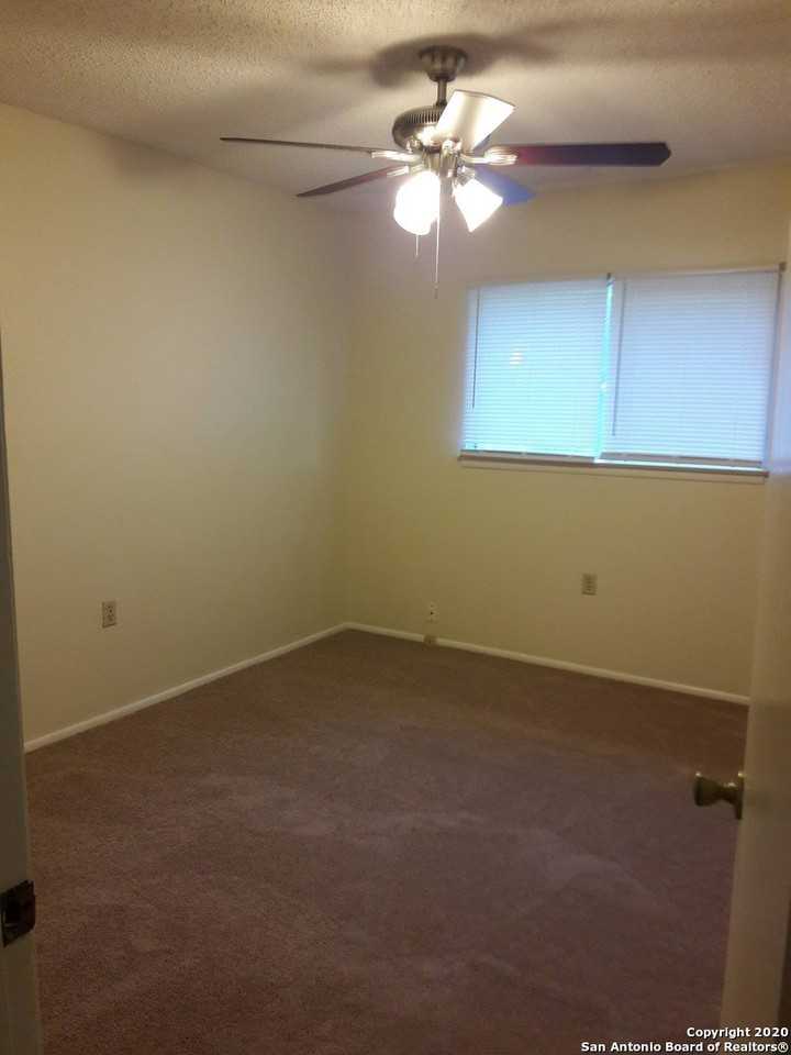 5809 Liberty Bell St - Photo 7 of 16