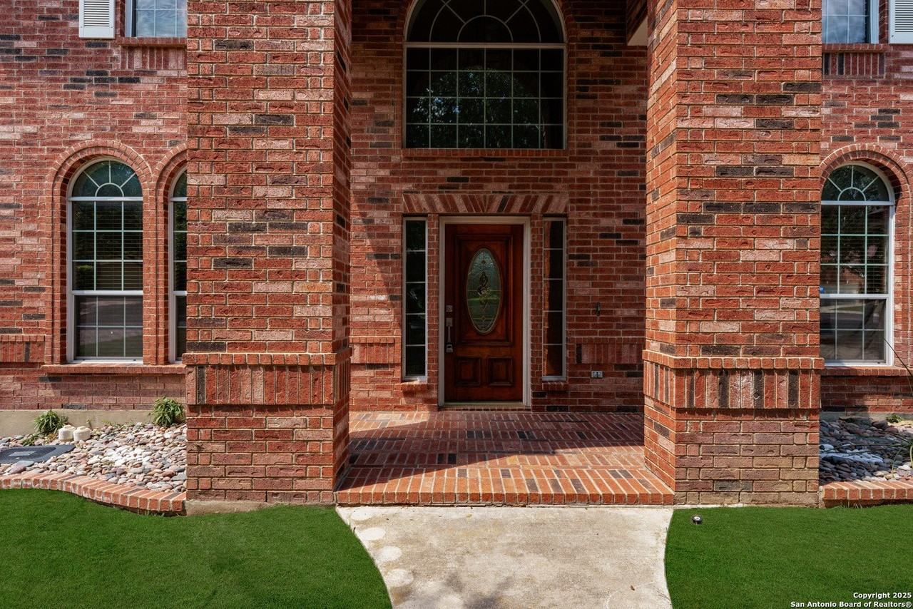 18743 Danforth Cv - Photo 2 of 28