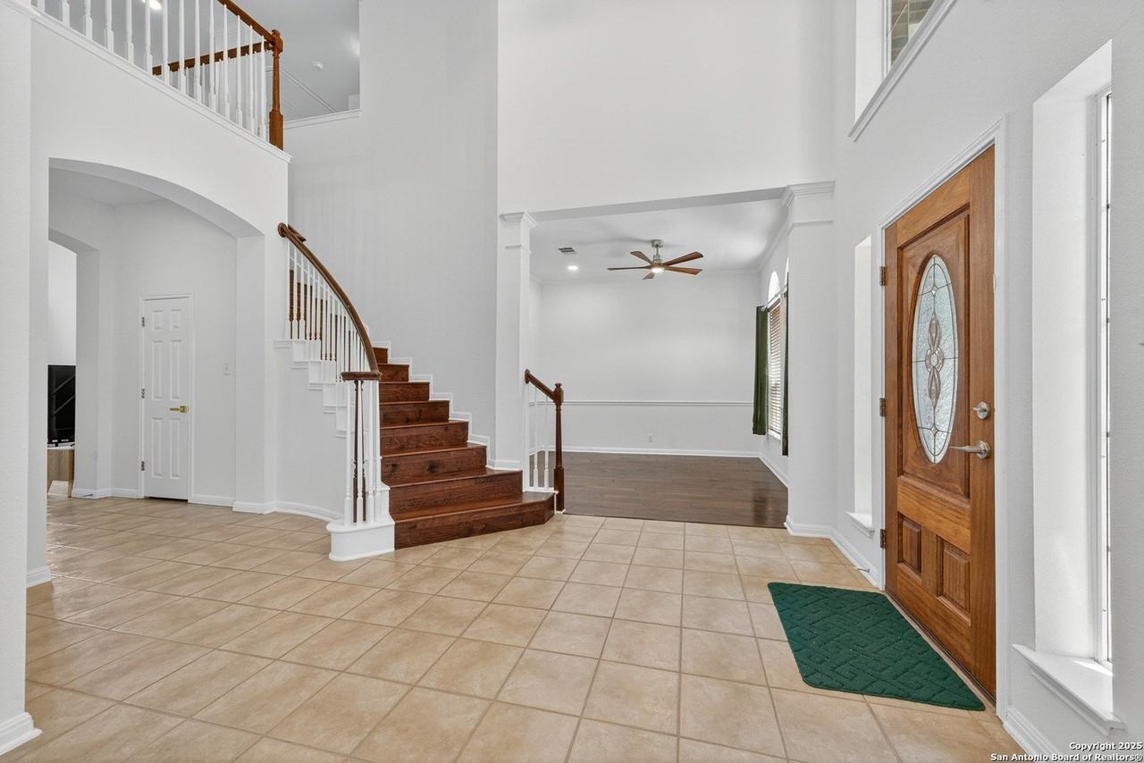 18743 Danforth Cv - Photo 3 of 28