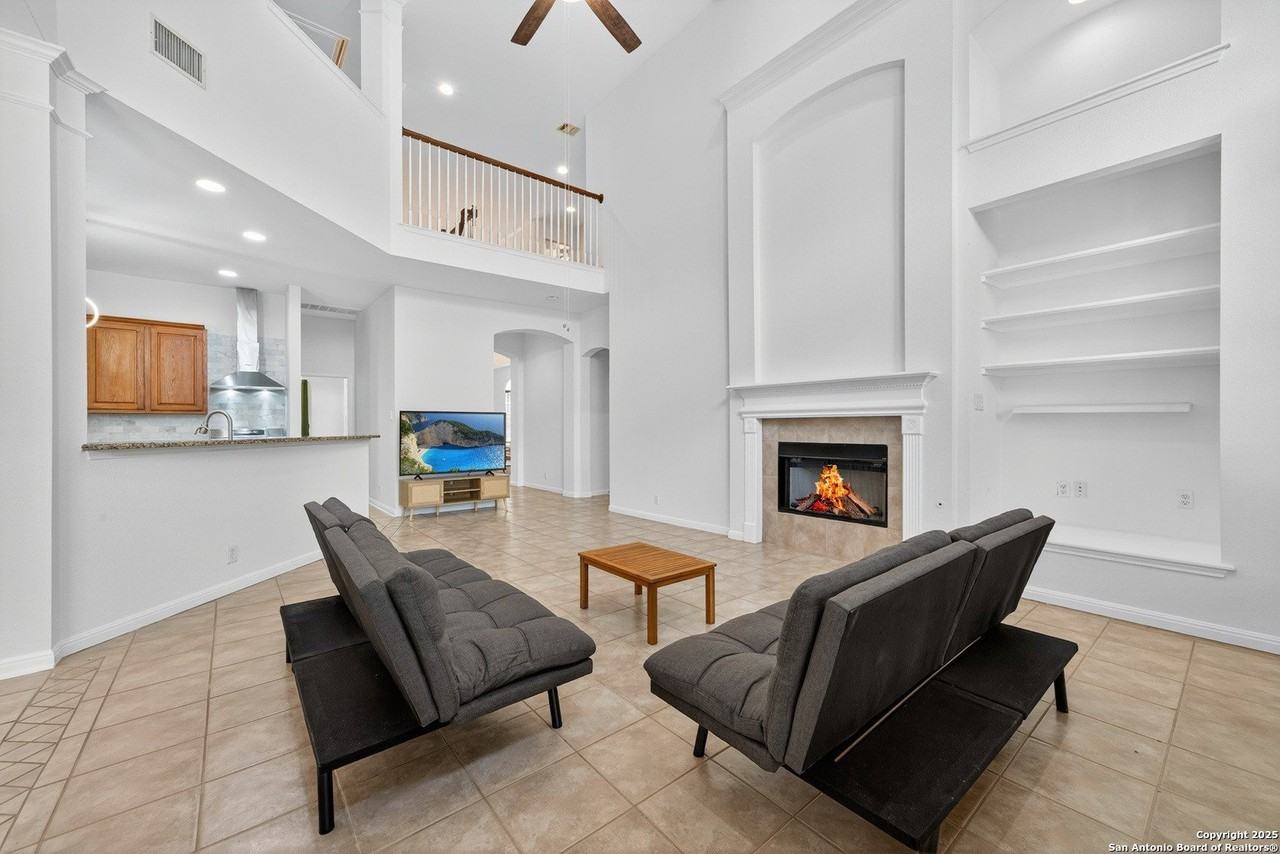 18743 Danforth Cv - Photo 5 of 28