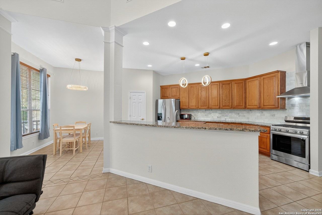 18743 Danforth Cv - Photo 6 of 28