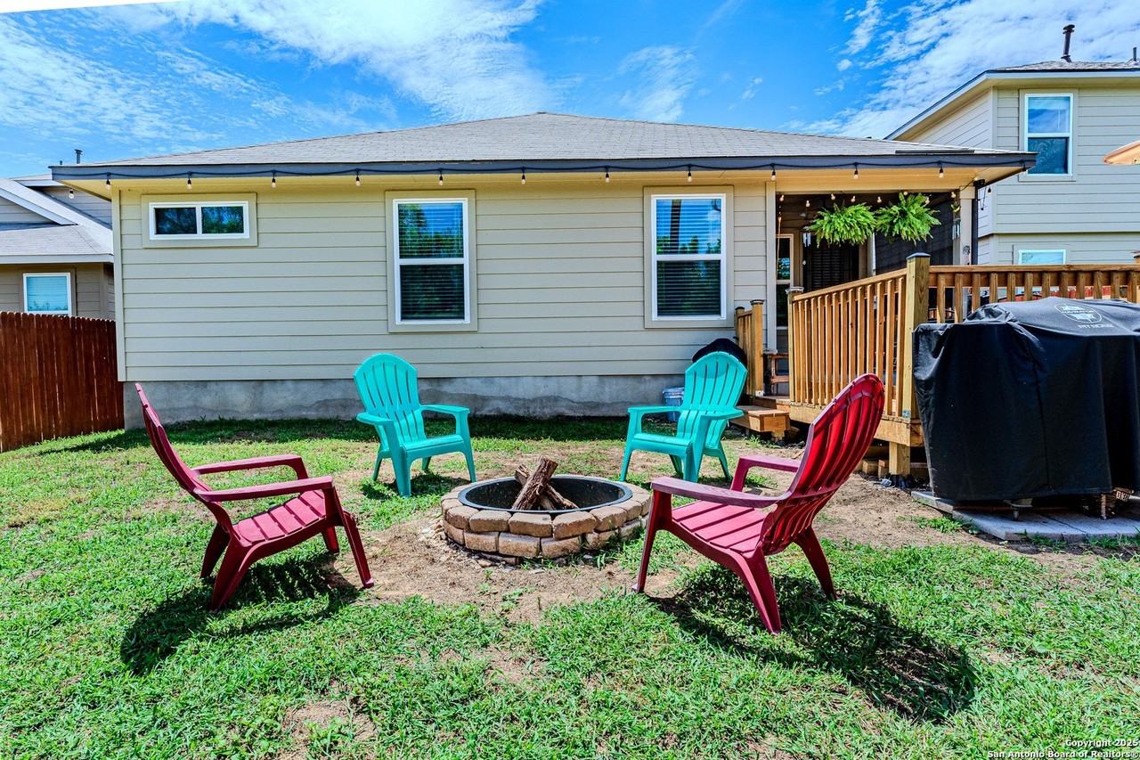 9910 Baytown Coast - Photo 3 of 31