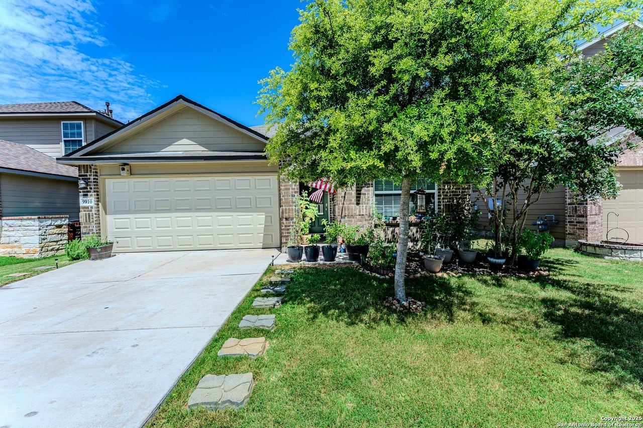 9910 Baytown Coast - Photo 4 of 31