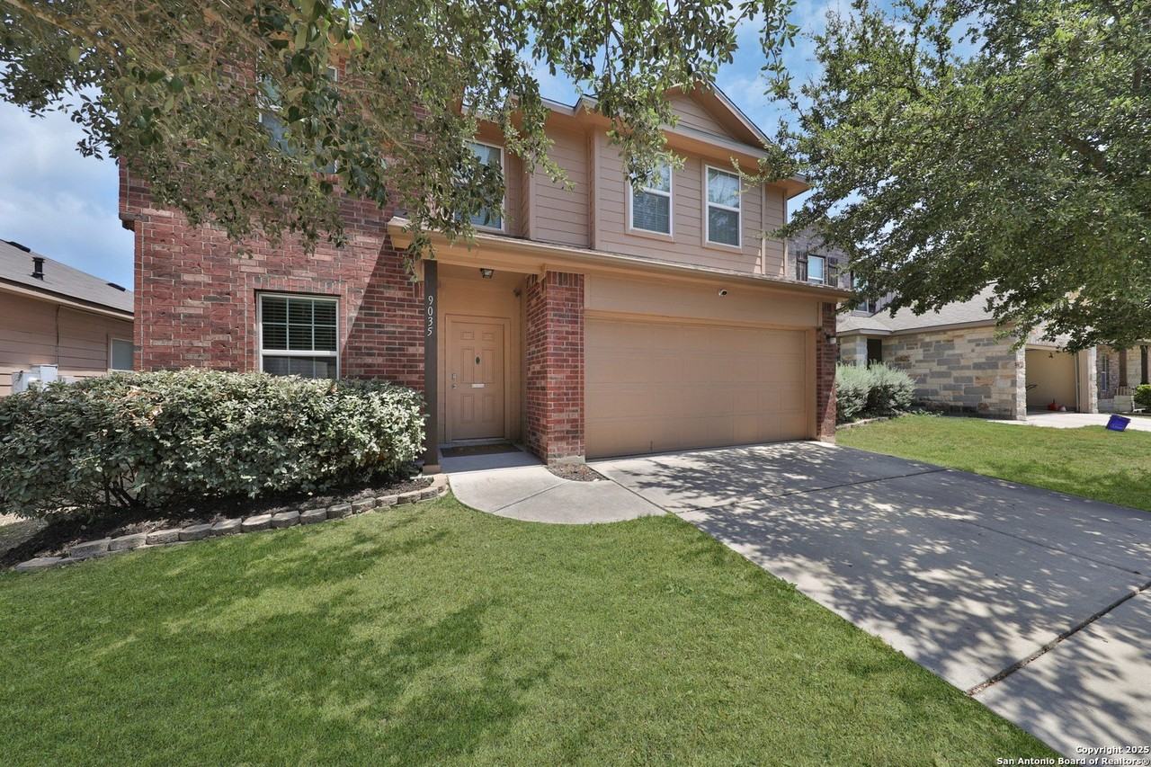 9035 Bowring Park - Photo 3 of 27