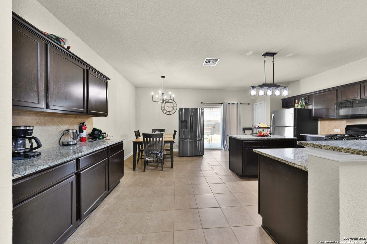 9035 Bowring Park - Photo 7 of 27