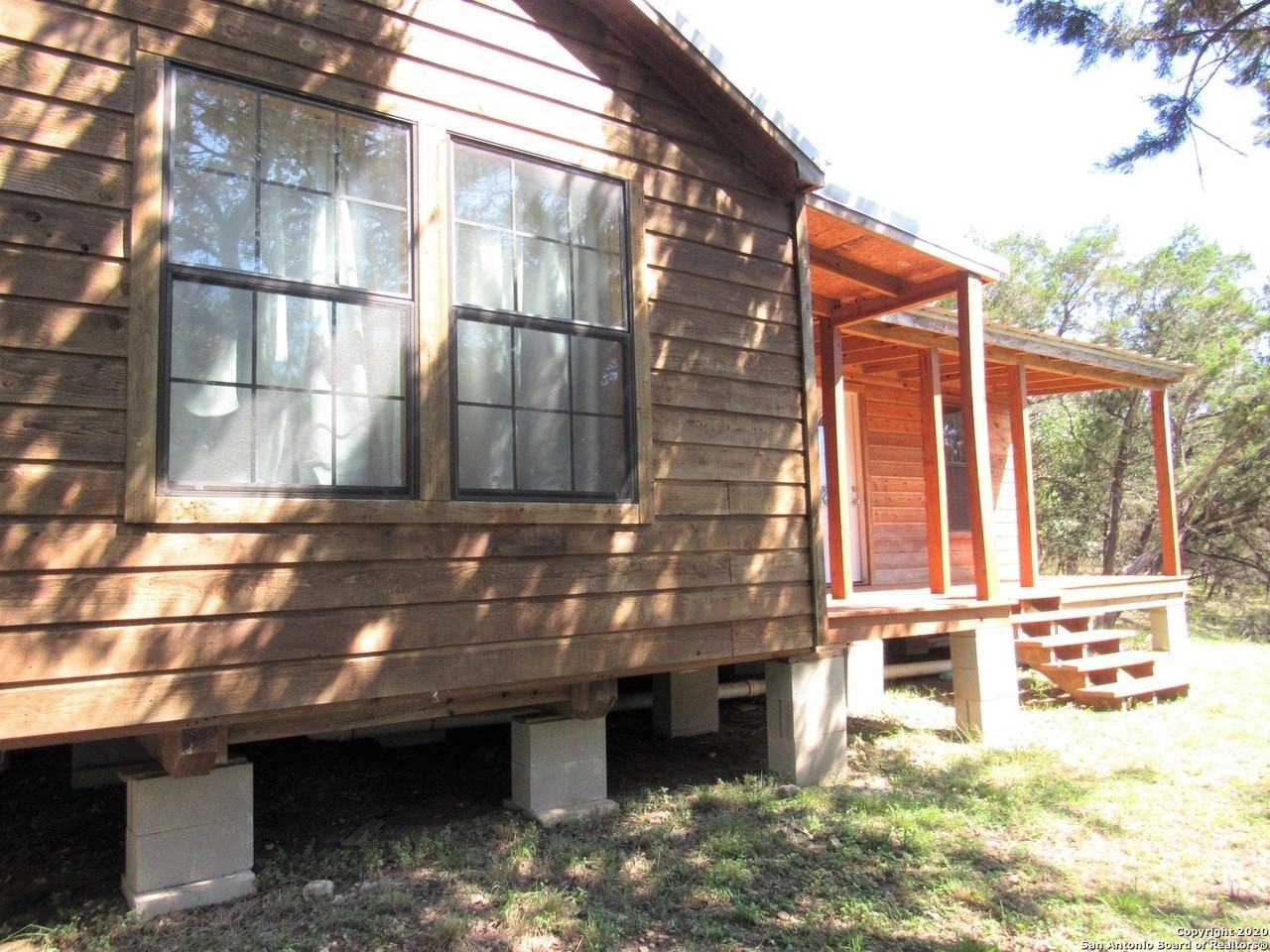 154 Deer Trl - Photo 2 of 10