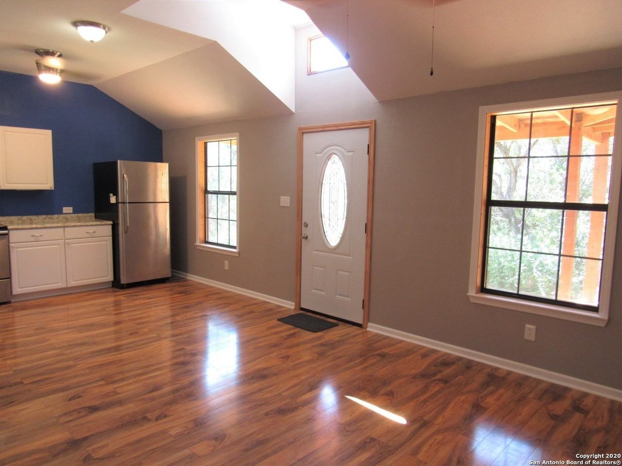 154 Deer Trl - Photo 4 of 10