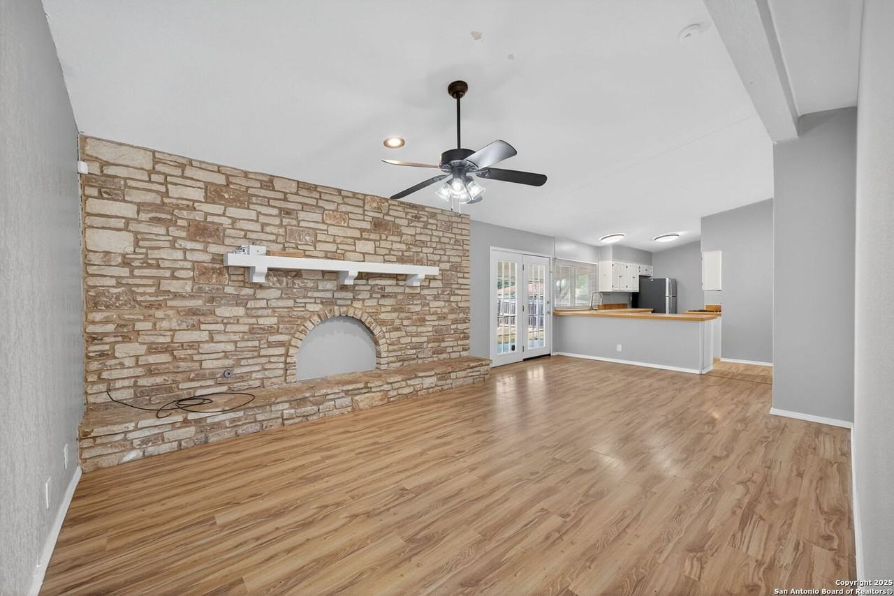 5607 Charwood Street - Photo 6 of 29