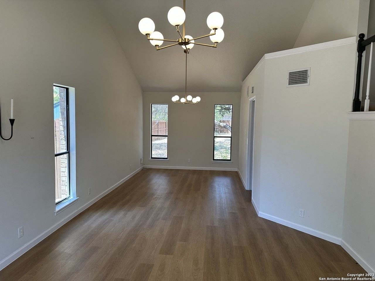 1722 Encino Spring - Photo 4 of 50