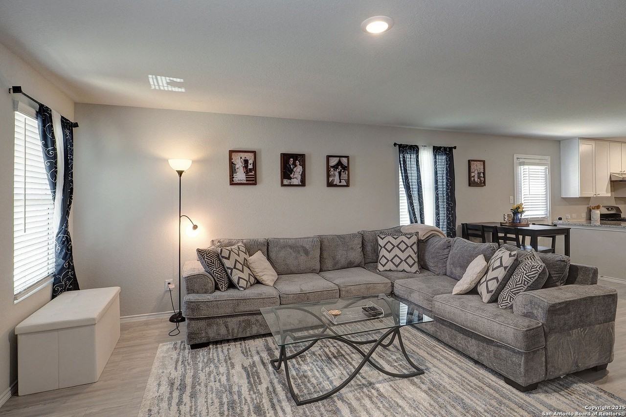 13935 Mulch Court - Photo 4 of 34