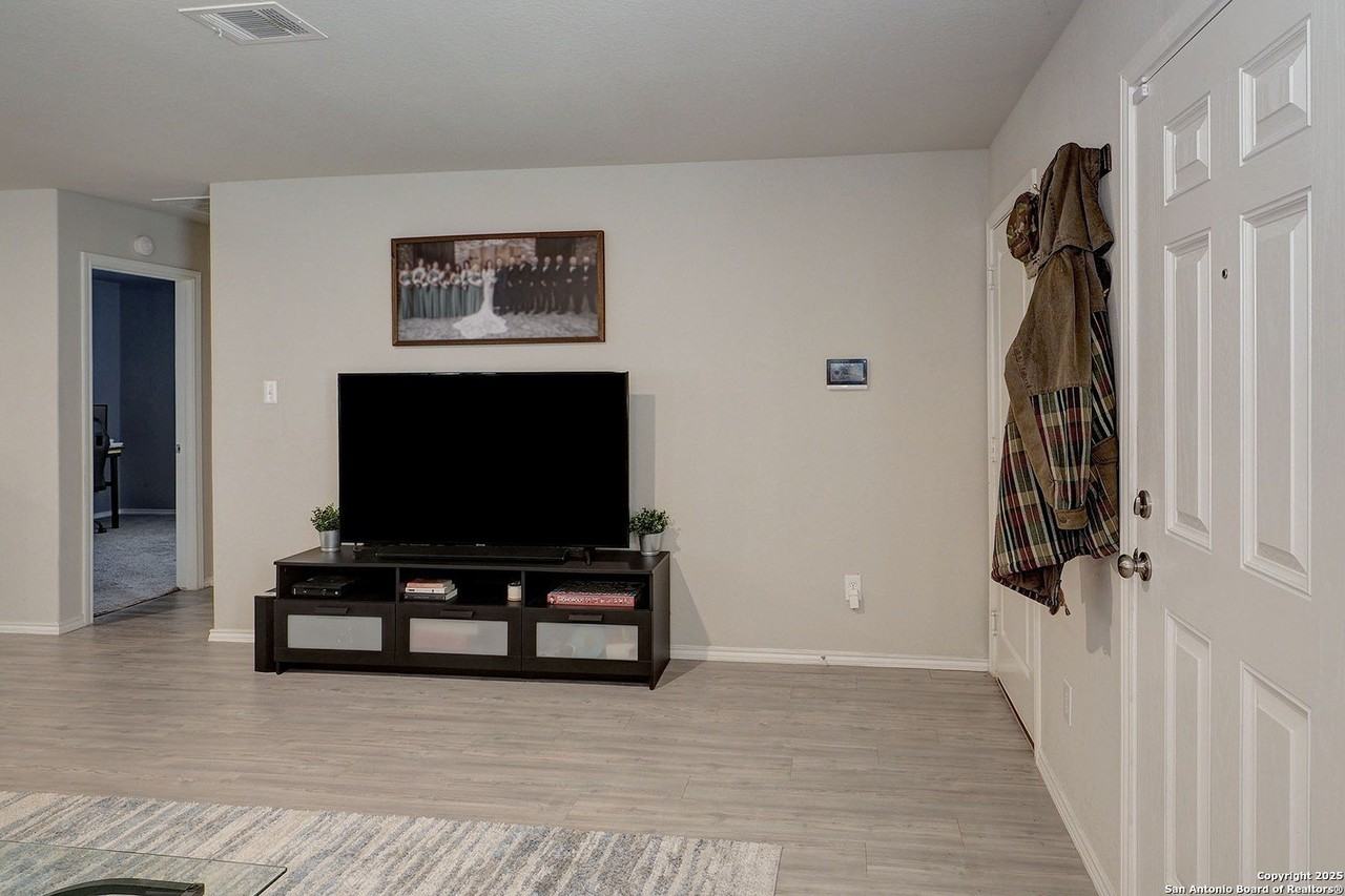 13935 Mulch Court - Photo 6 of 34