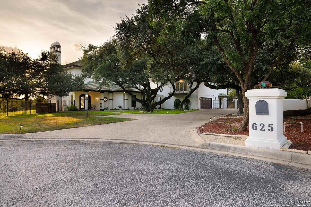 625 Paseo Canada - Photo 2 of 48