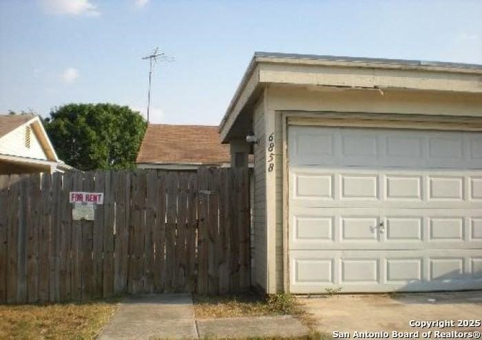 6858 Maple Spring - Photo 2 of 17