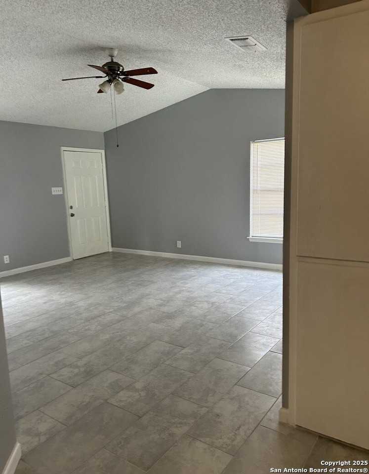 6858 Maple Spring - Photo 4 of 17