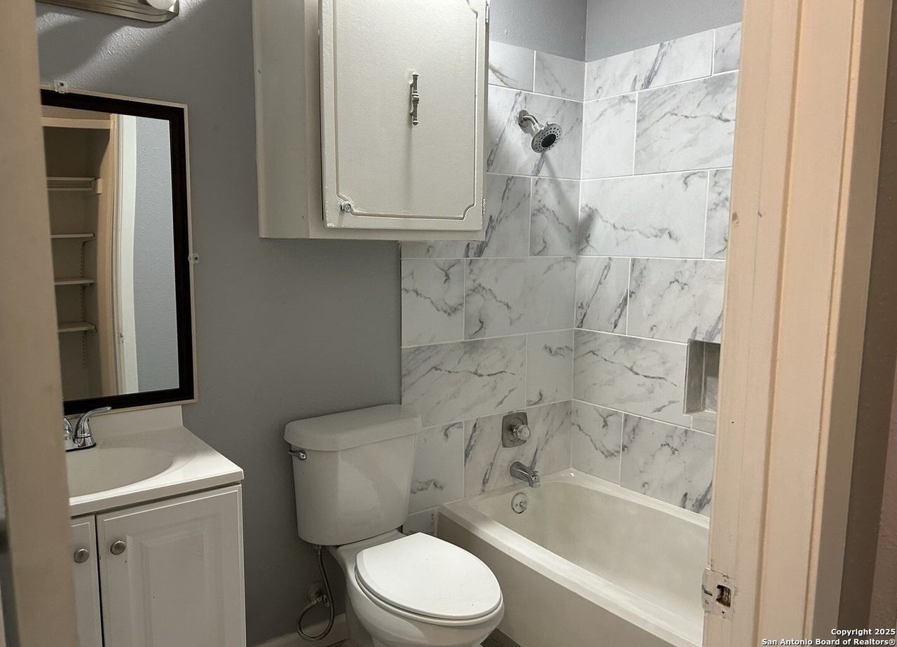 6858 Maple Spring - Photo 5 of 17