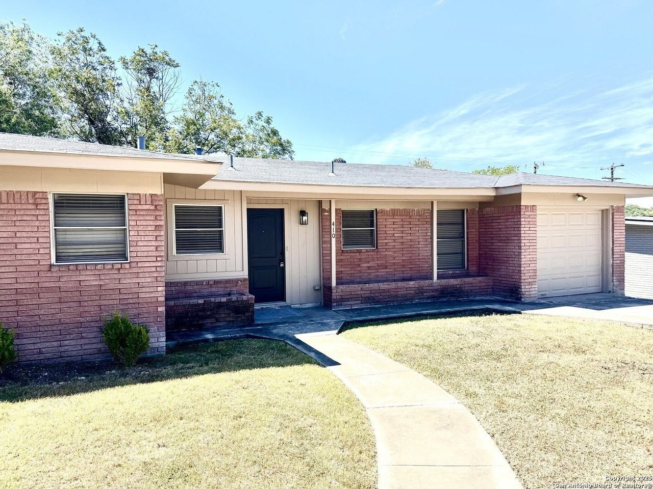 410 Shannon Lee St - Photo 2 of 19