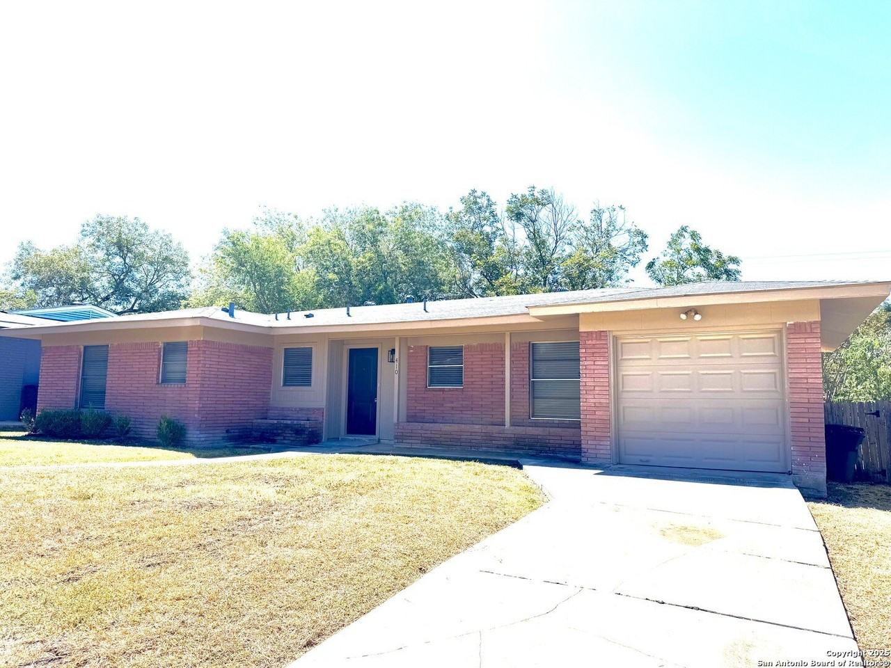 410 Shannon Lee St - Photo 3 of 19