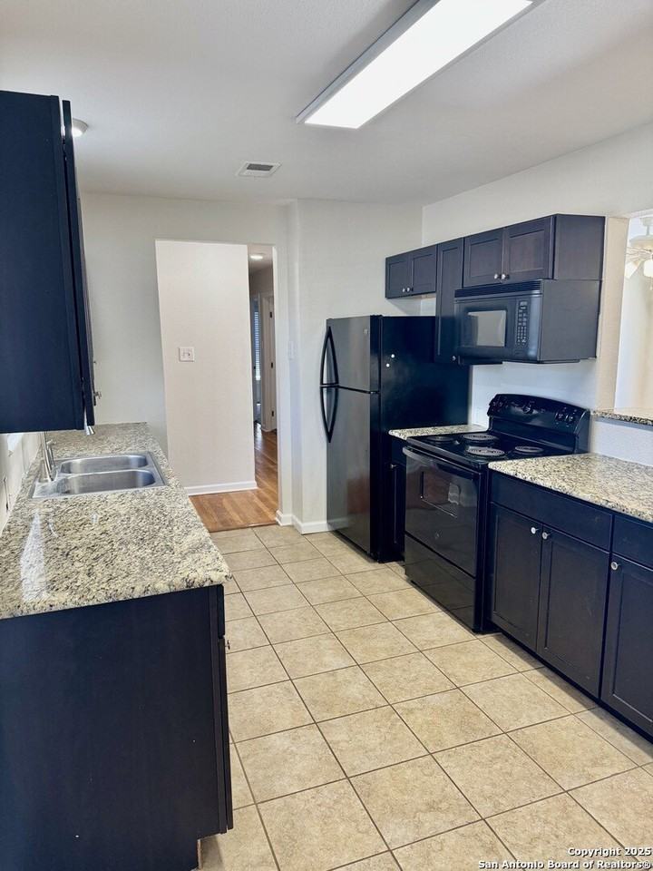 410 Shannon Lee St - Photo 7 of 19