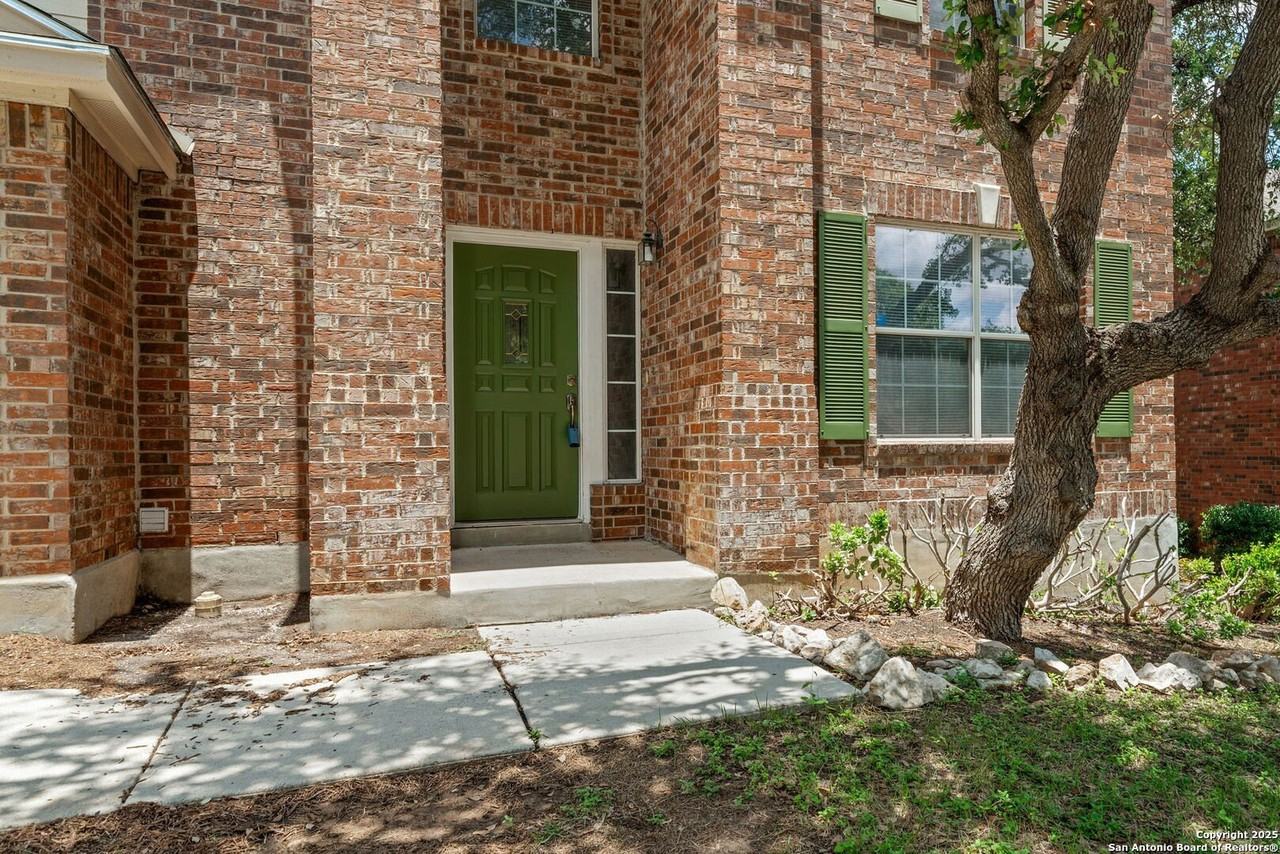 4731 Bending Grv - Photo 2 of 43