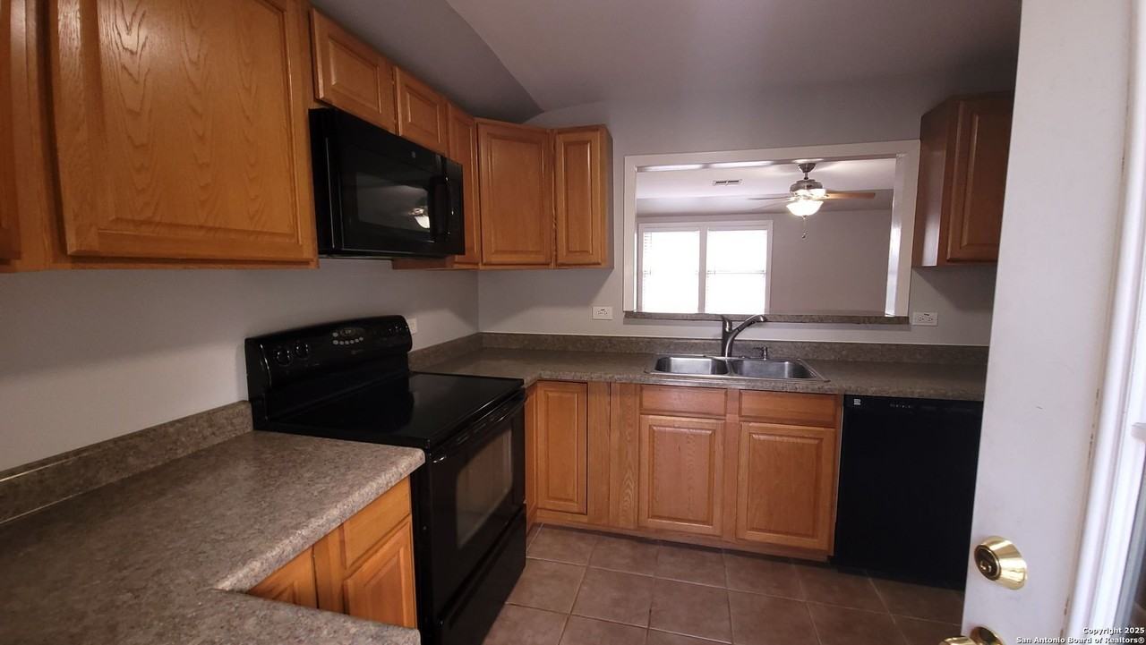 113 Vitra Place #2 - Photo 2 of 28