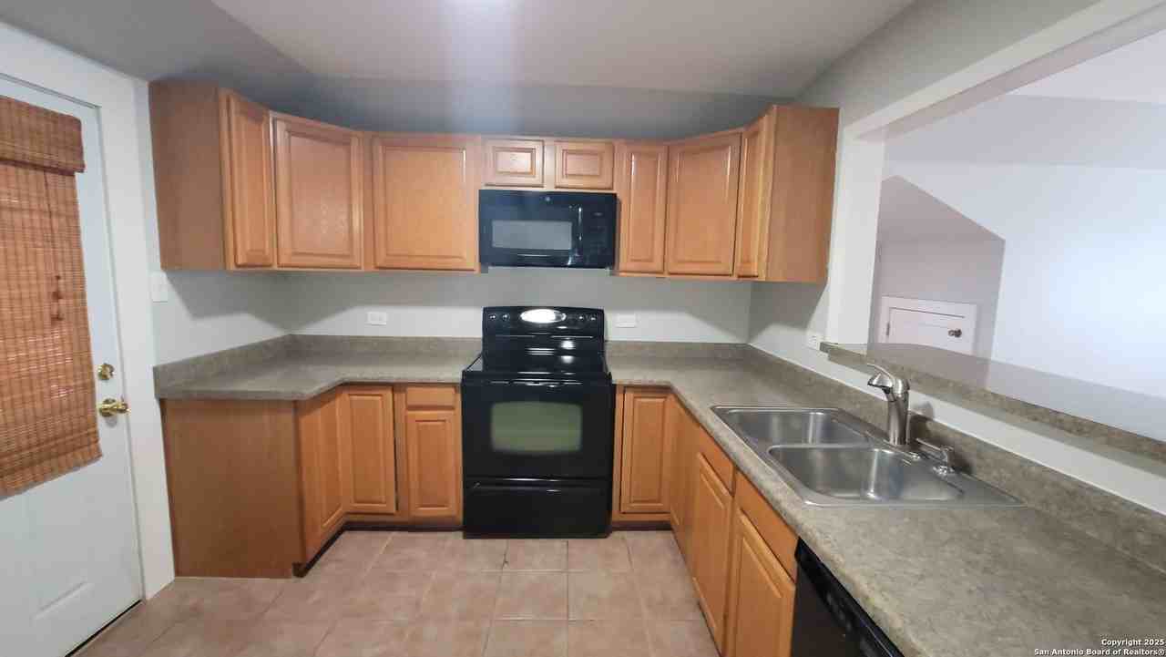 113 Vitra Place #2 - Photo 4 of 28