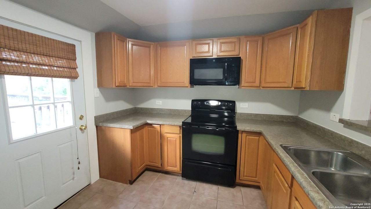 113 Vitra Place #2 - Photo 5 of 28