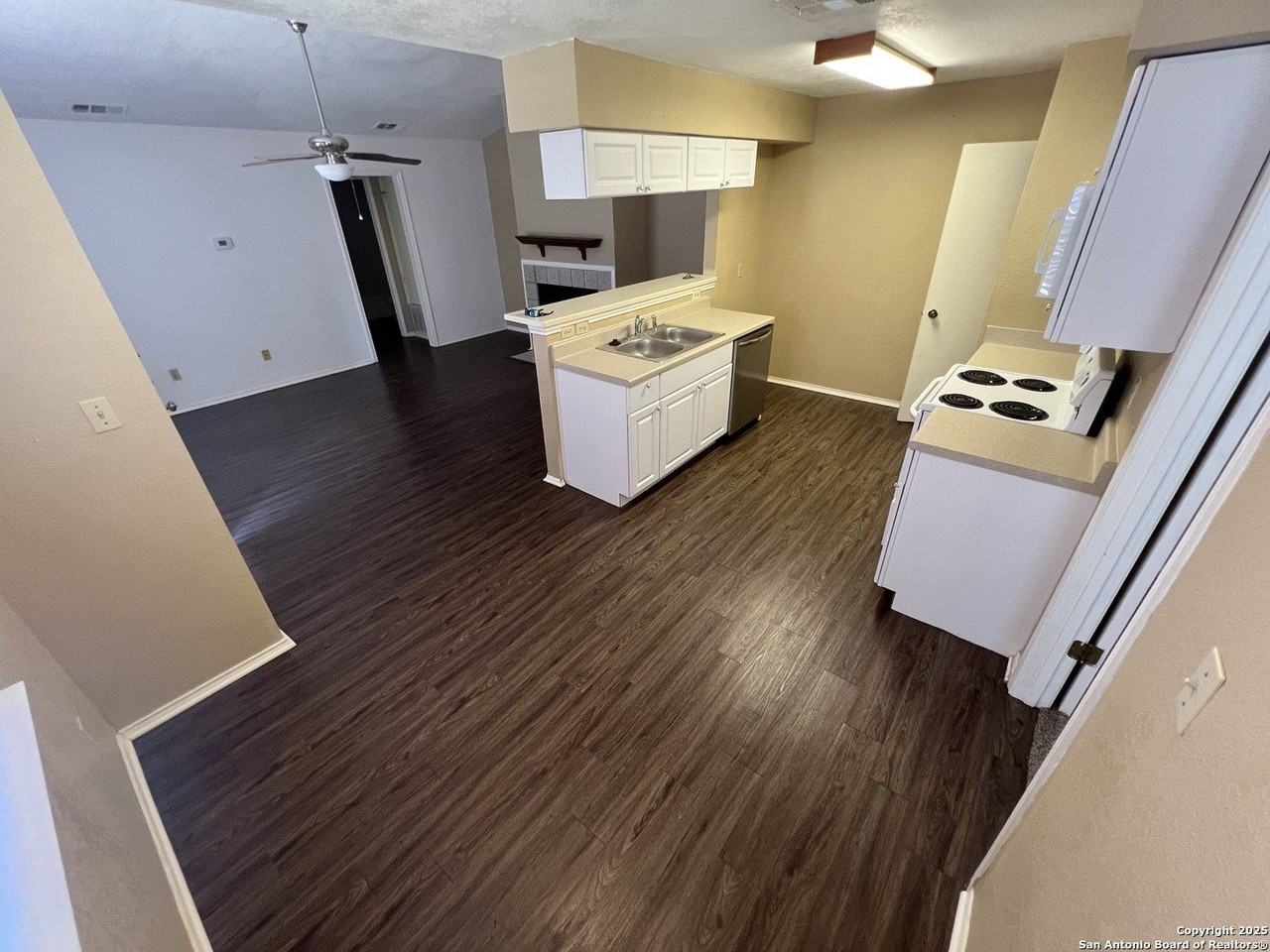 14420 Woods Hole Dr - Photo 3 of 14