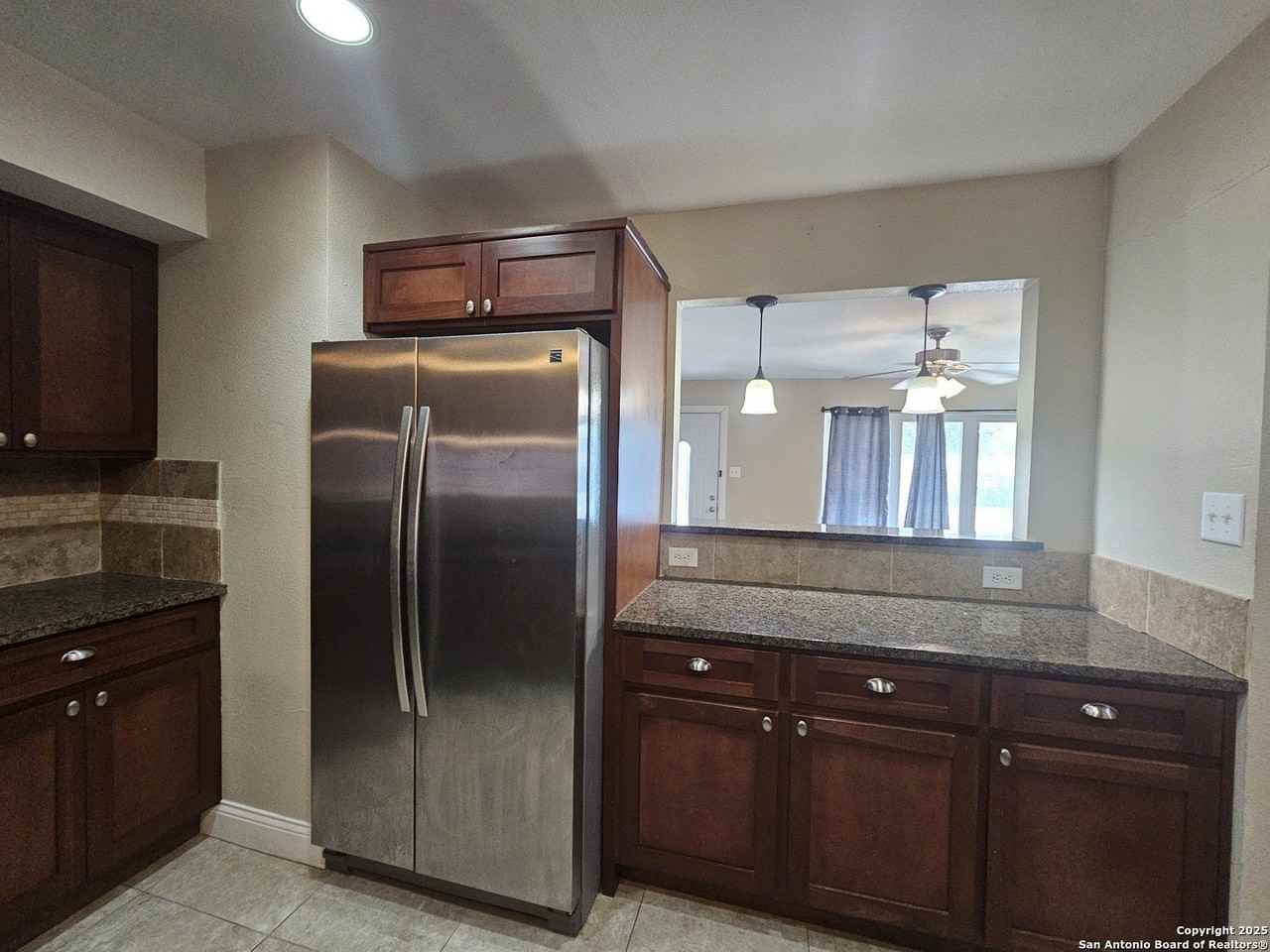 311 Eland Dr - Photo 6 of 25