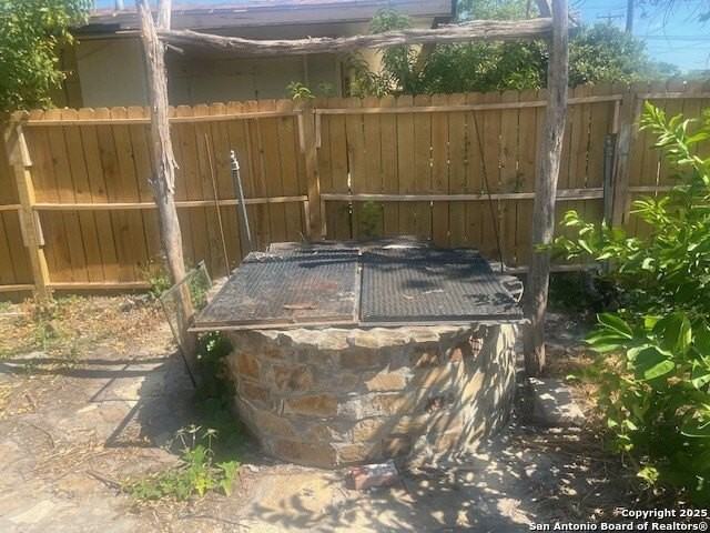 1401 North Trinity Street - Photo 2 of 9