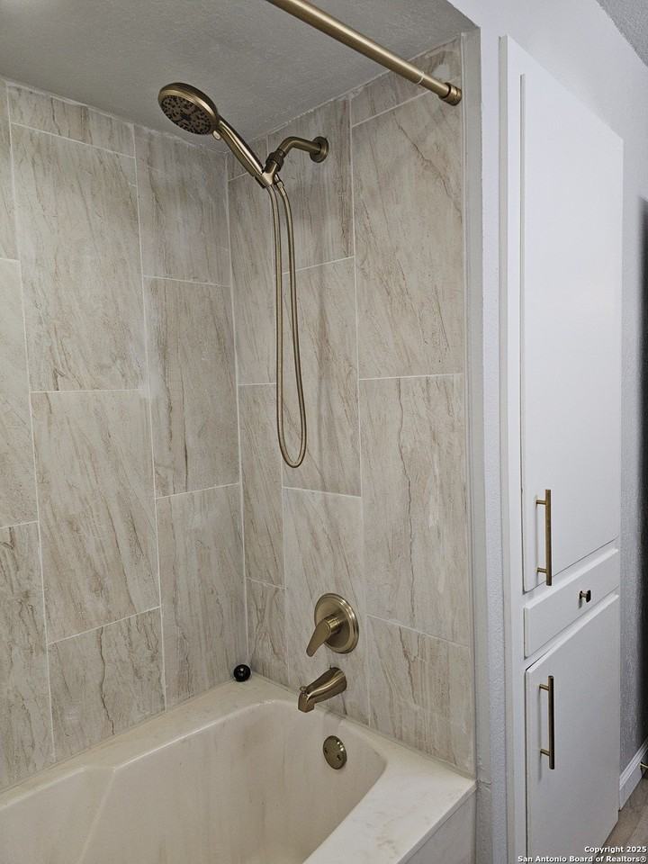 618 Sonnet Dr - Photo 3 of 31