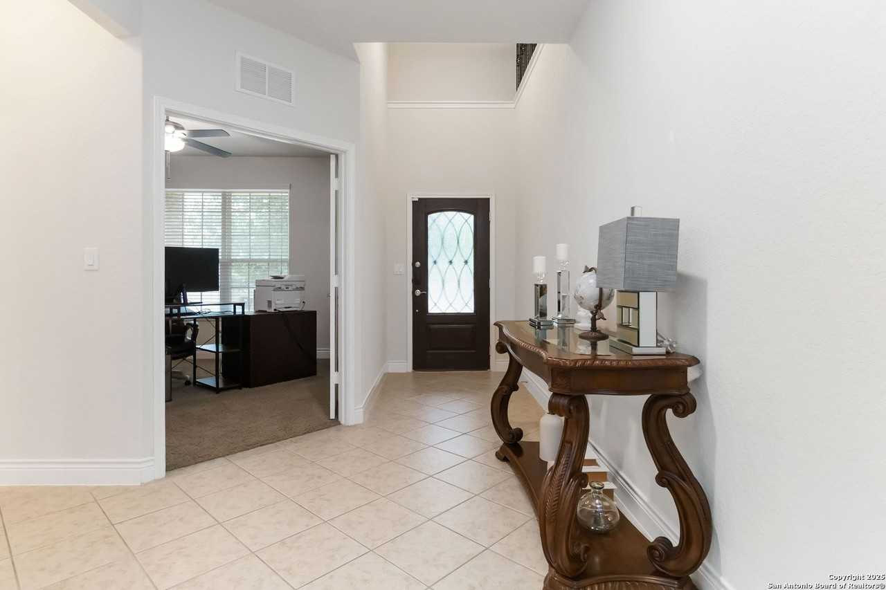 10719 Serrento Hill - Photo 4 of 23