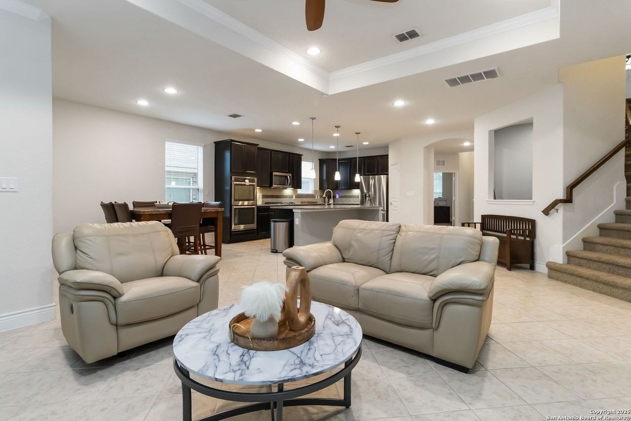 10719 Serrento Hill - Photo 7 of 23