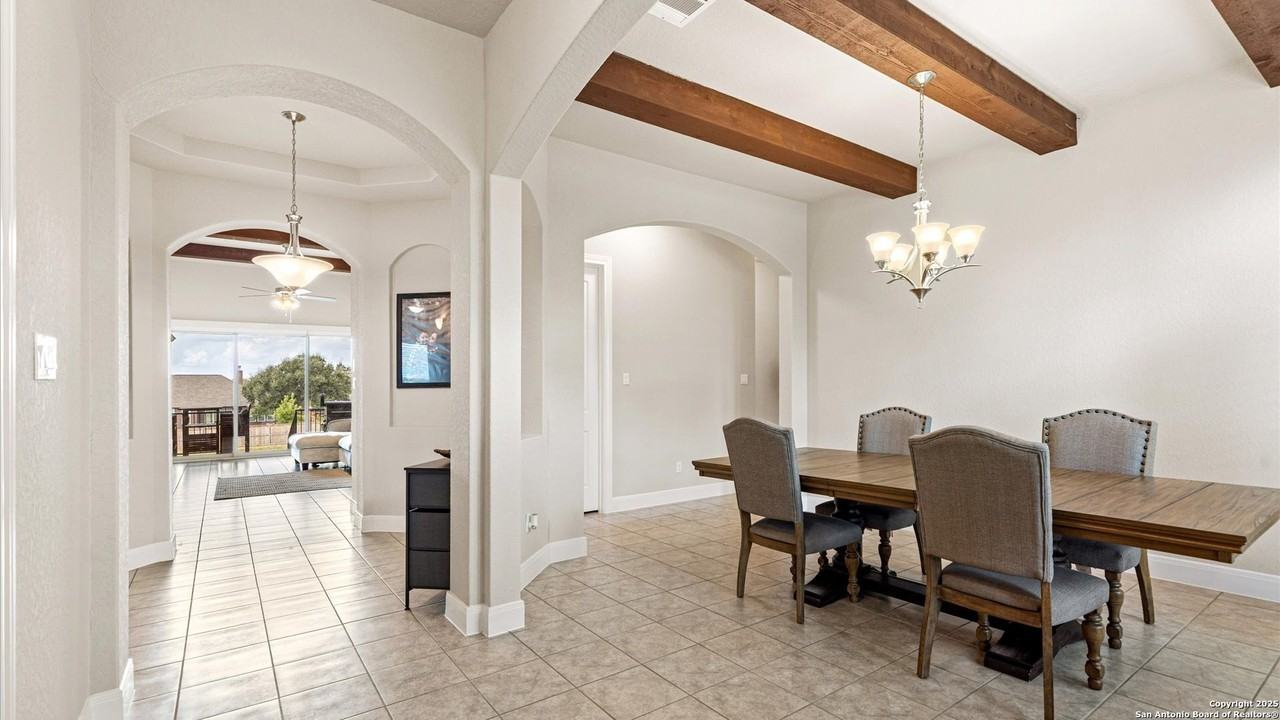 270 Lilly Blf - Photo 4 of 28