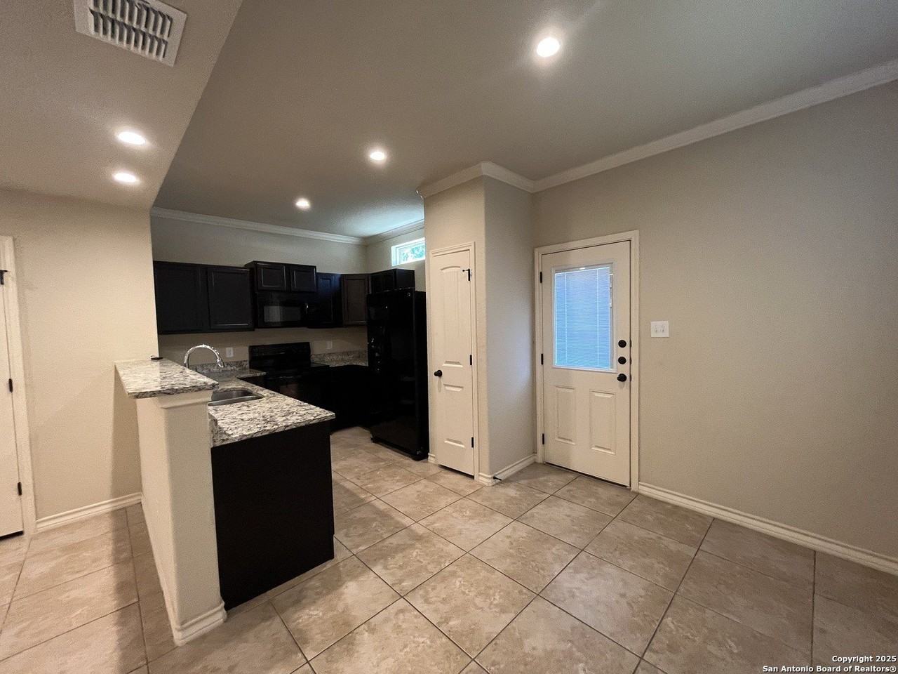 6854 Lakeview Drive #102 - Photo 7 of 26