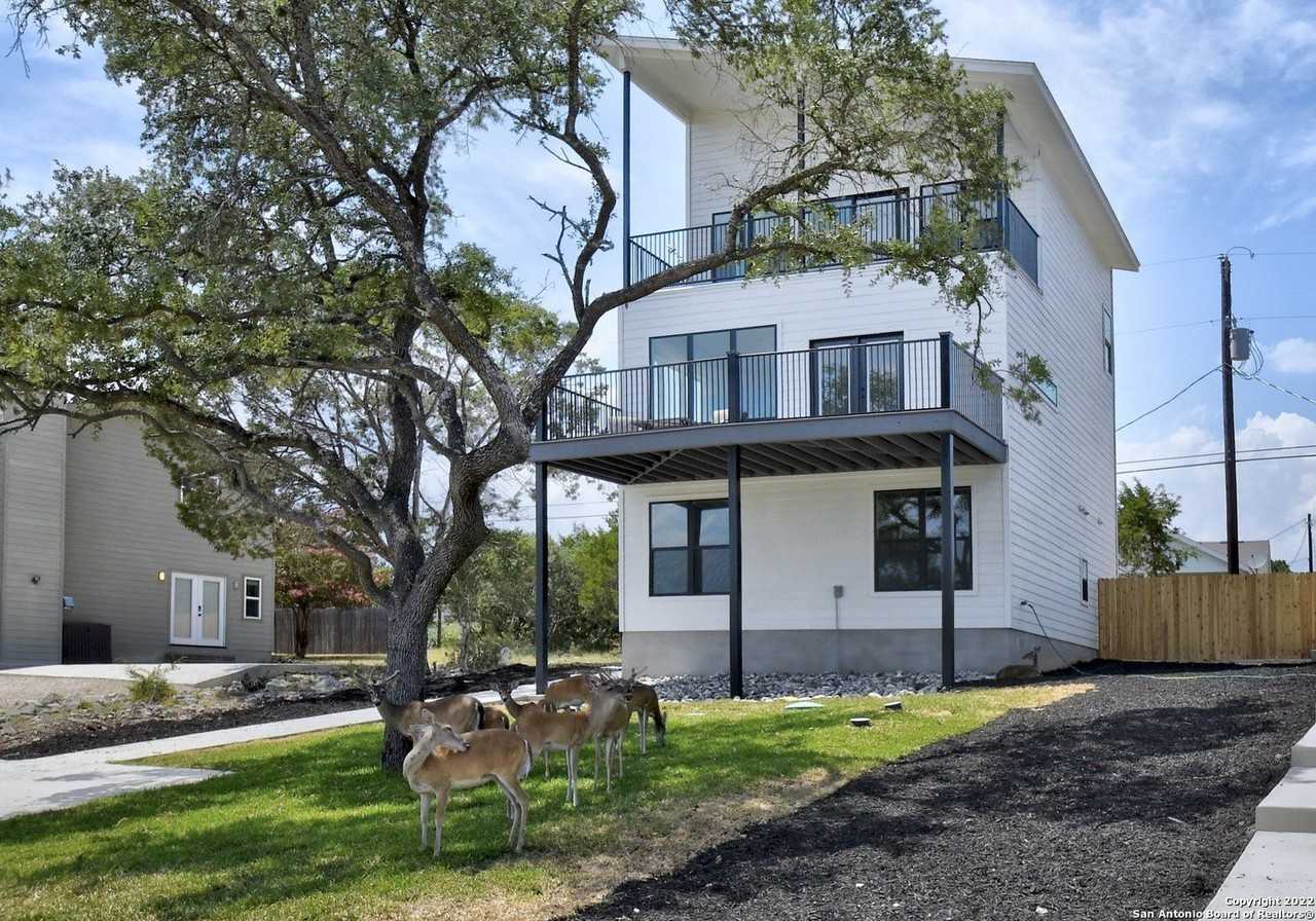 675 675 Hummingbird - Photo 2 of 32