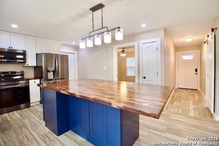 167 Lakeview Circle - Photo 3 of 13