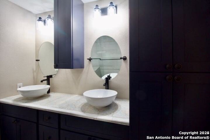 167 Lakeview Circle - Photo 5 of 13