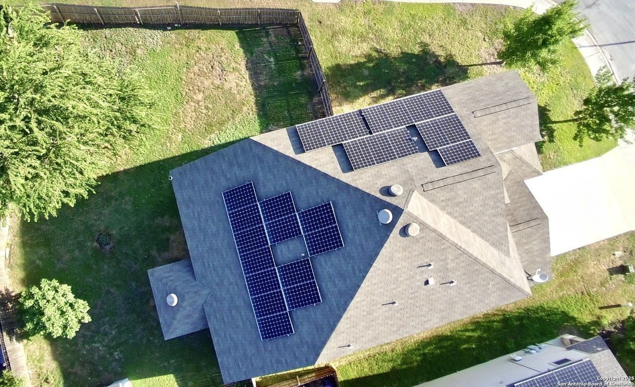 7102 Magnolia Blf - Photo 2 of 37