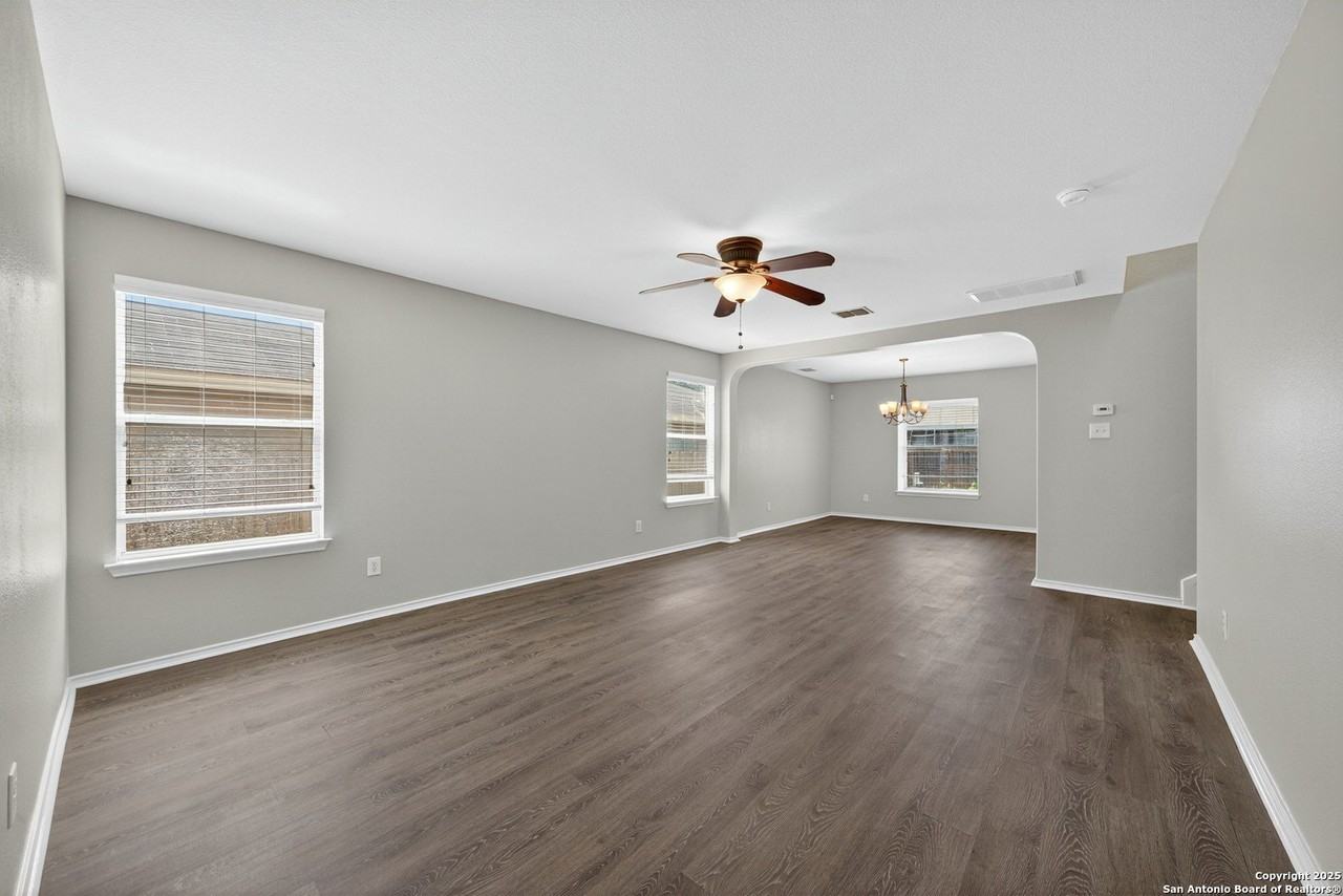 10411 Artesia Wls - Photo 5 of 33