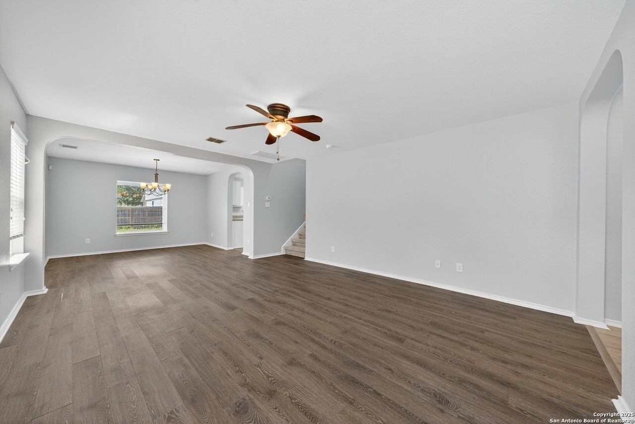 10411 Artesia Wls - Photo 6 of 33