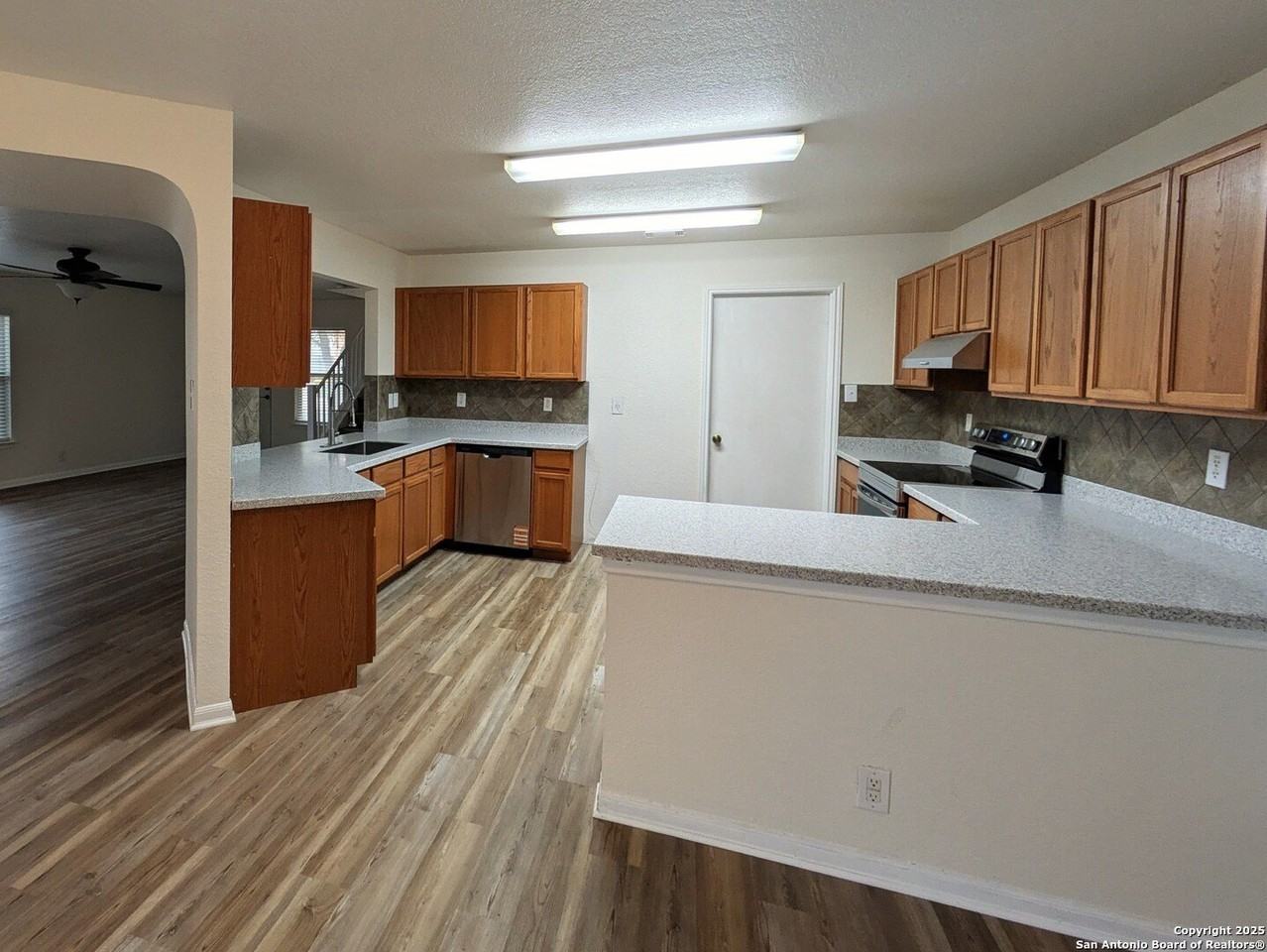 16216 Ike Ln - Photo 7 of 40