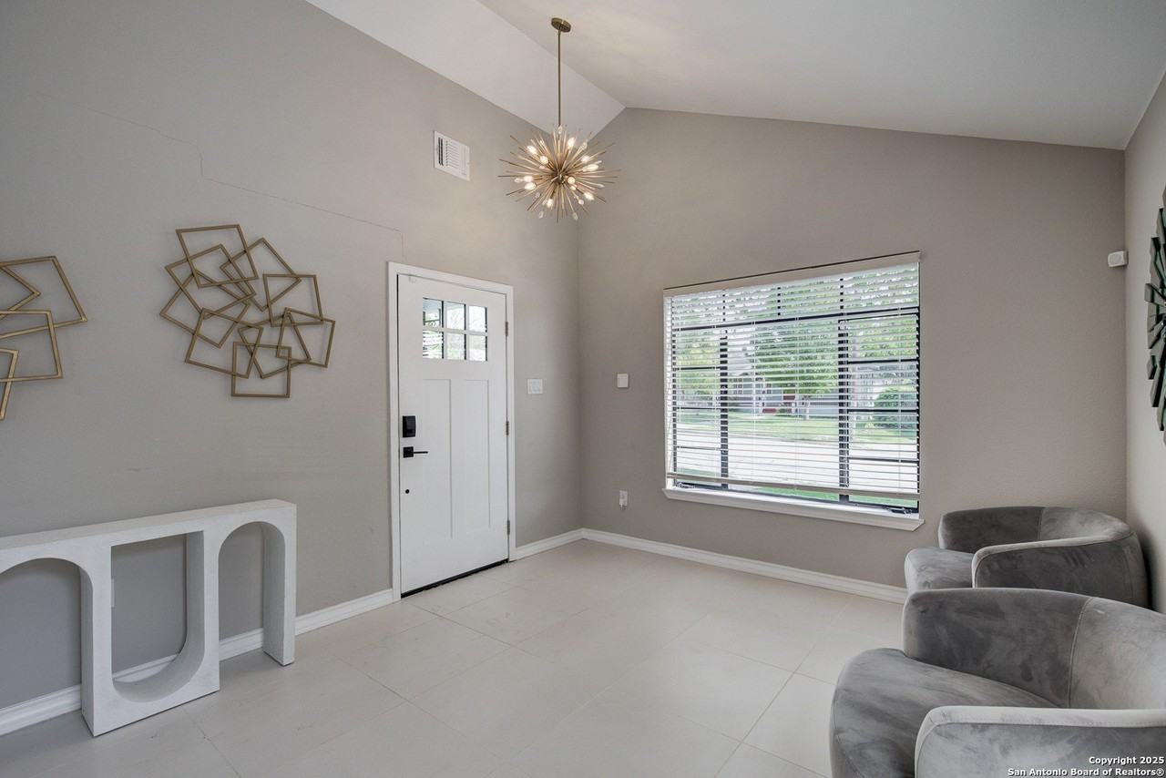 515 Nolan St - Photo 7 of 38