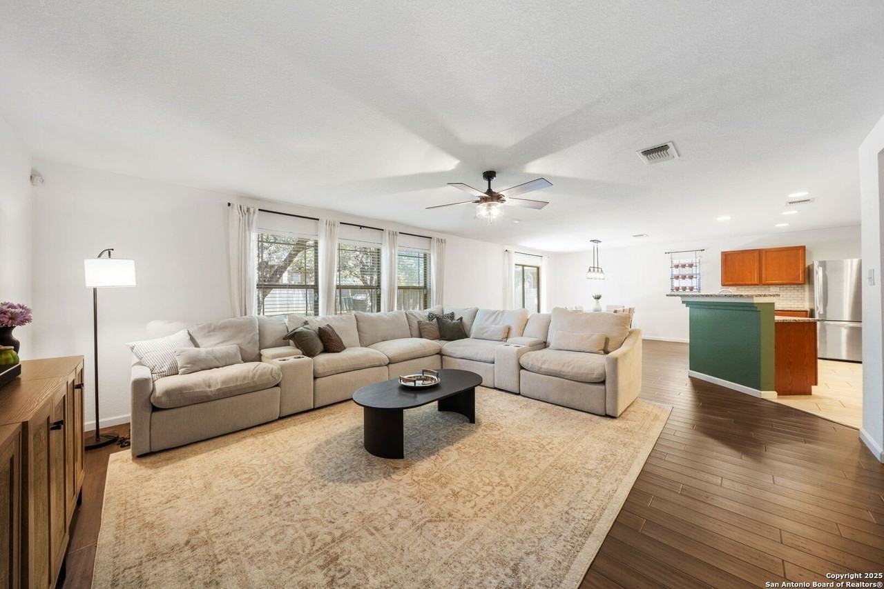 807 Spello Cir - Photo 2 of 32