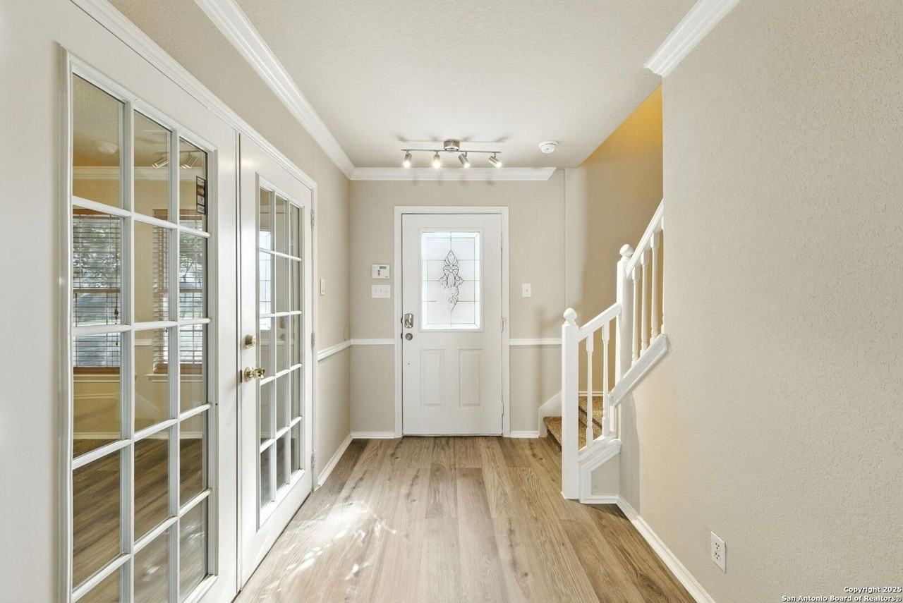 506 Leafy Rdg - Photo 3 of 48