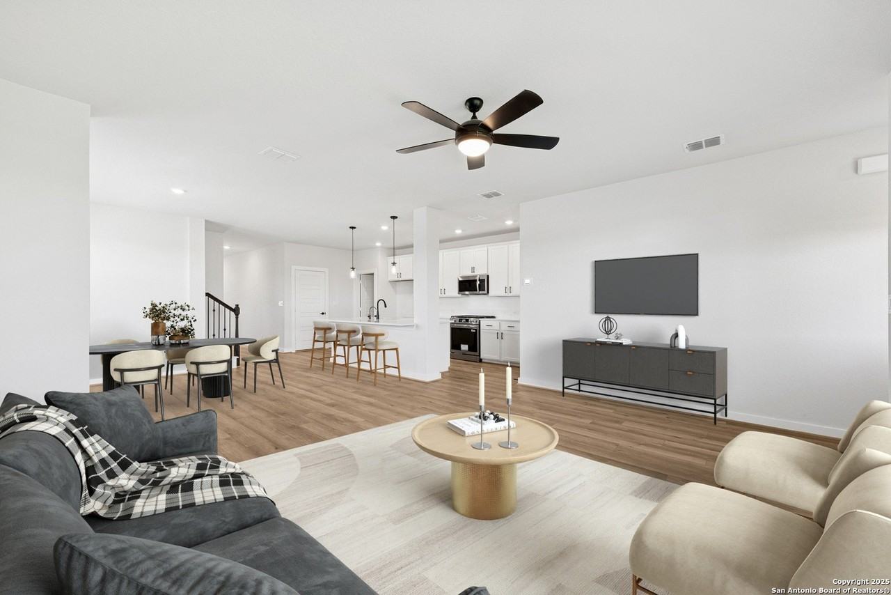 129 Radnor Rd - Photo 3 of 8