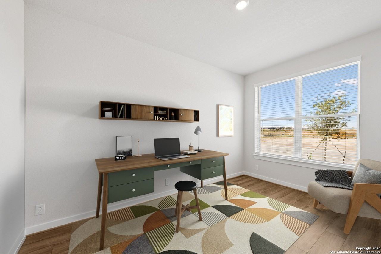 129 Radnor Rd - Photo 4 of 8