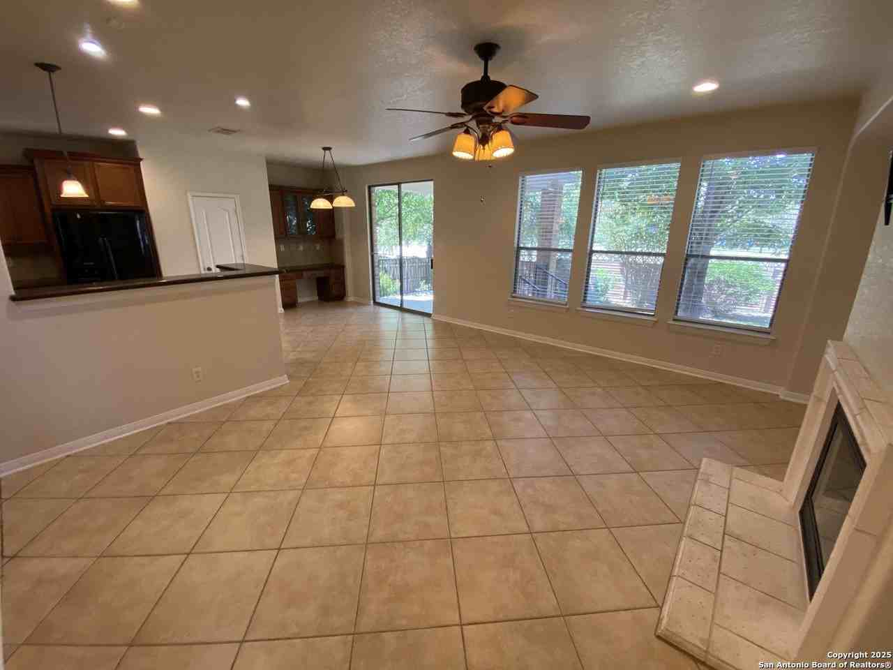 204 Horse Hill - Photo 4 of 15