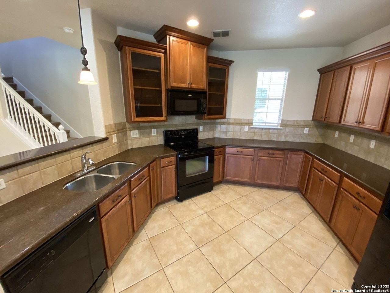 204 Horse Hill - Photo 6 of 15