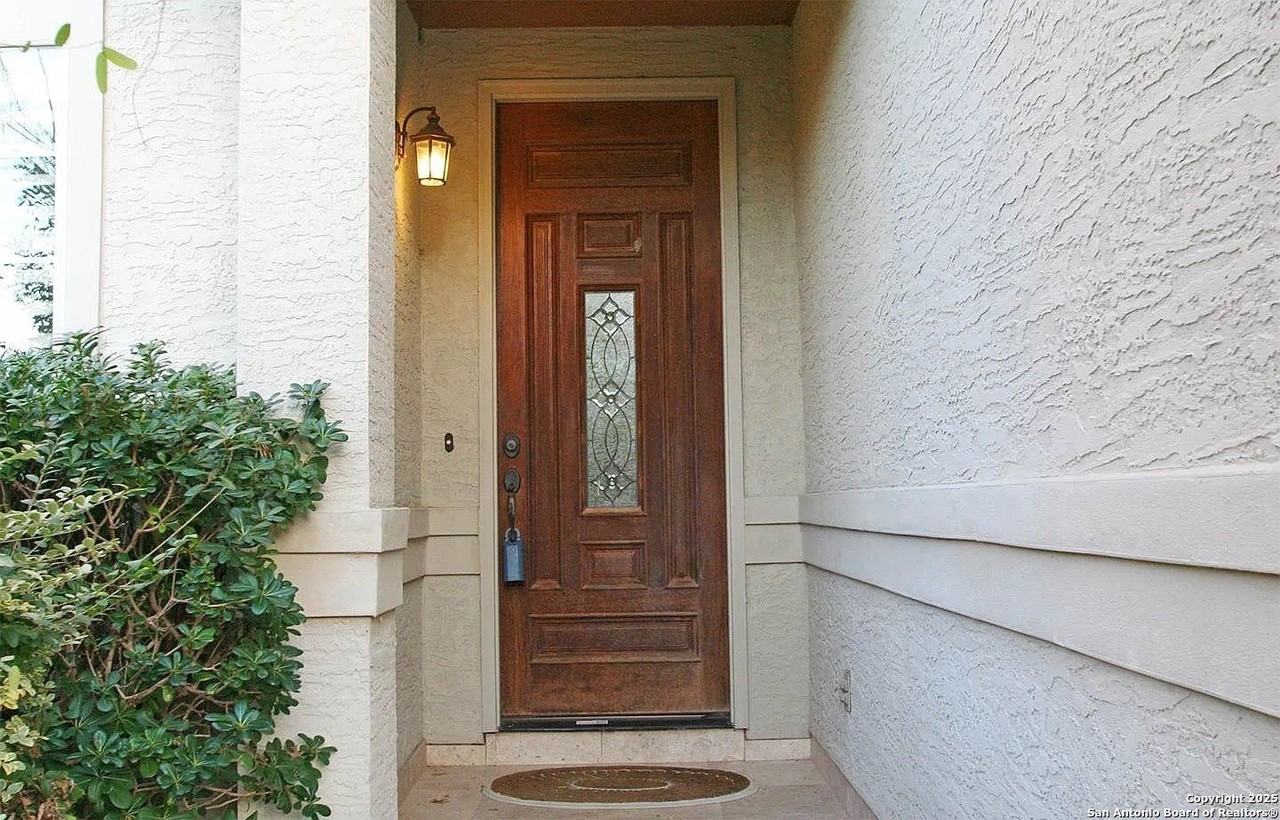 18926 Las Vistas - Photo 2 of 22